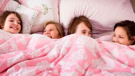Cómo organizar con éxito su primera fiesta de pijamas Cómo organizar con éxito su primera fiesta de pijamas
