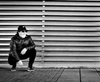 MIST3RFLY - ROBOT Y HUMANO MIST3RFLY - ROBOT Y HUMANO