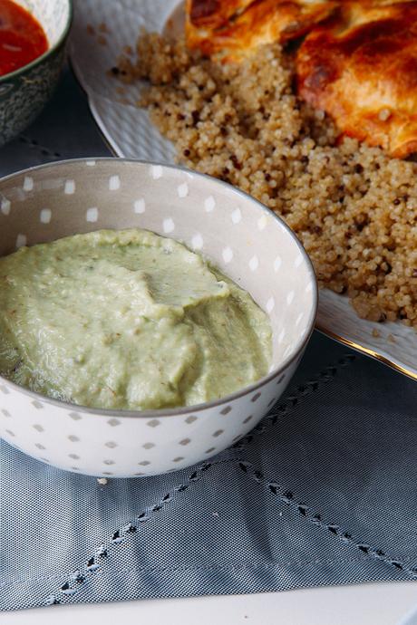 HOJALDRE DE SALMÓN CON QUINOA Y FRIJOLES