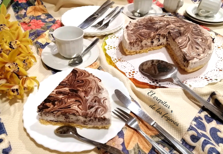 TARTA DE YOGUR GRIEGO Y QUESO CON CHOCOLATE (sin horno)