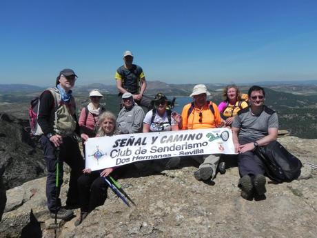 SEÑAL Y CAMINO POR LA SIERRA DE ALMORCHÓN (MÁLAGA) SEÑAL Y CAMINO POR LA SIERRA DE ALMORCHÓN (MÁLAGA)