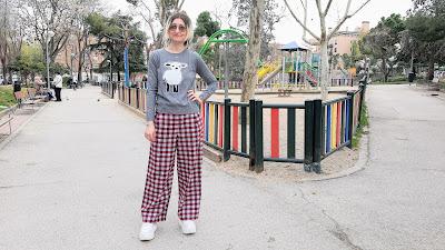 Gris y granate Gris y granate