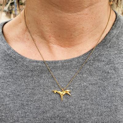 Gris y granate Gris y granate