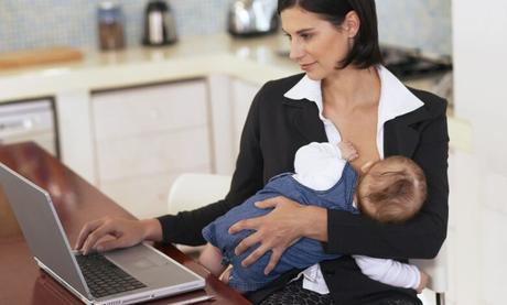 Prestación por riesgo durante la lactancia natural en 2022: requisitos y como solicitarla