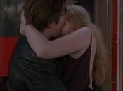 abril, Internacional beso