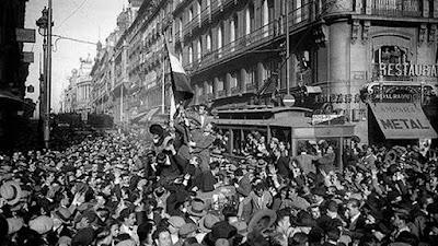 Así comenzó la Segunda República Española…Hoy,  los sentimientos republicanos de los socialistas, con bridas monárquicas.