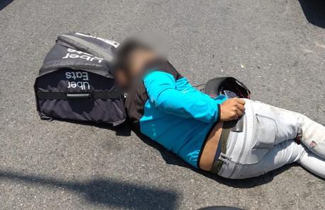 Taxista atropella a repartidor en la Carretera Rioverde