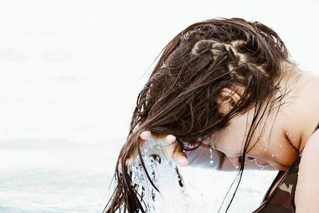 Llevamos toda la vida aplicándonos mal la mascarilla del pelo: Así es como hay que hacerlo según un experto