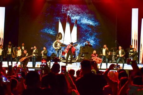 Se vivió una noche increíble en la FENAE 2022 con la presentación de Gerardo Ortiz