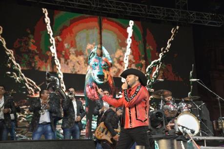 Se vivió una noche increíble en la FENAE 2022 con la presentación de Gerardo Ortiz