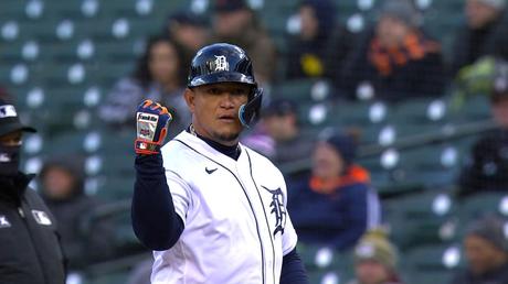 El venezolano Miguel Cabrera está a cuatro imparables del hit 3.000