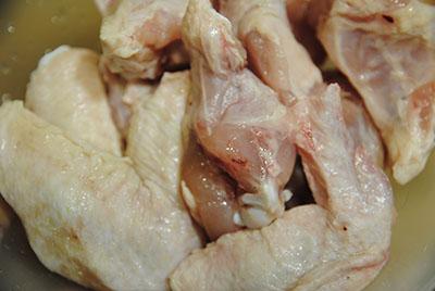 Receta de Alitas de pollo al horno con salsa de soja y miel paso a paso