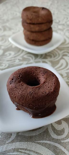 DONUTS DE PLATANO, CACAO Y FRUTOS SECOS