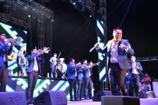 La Arrolladora llegó a la FENAE para prender al público