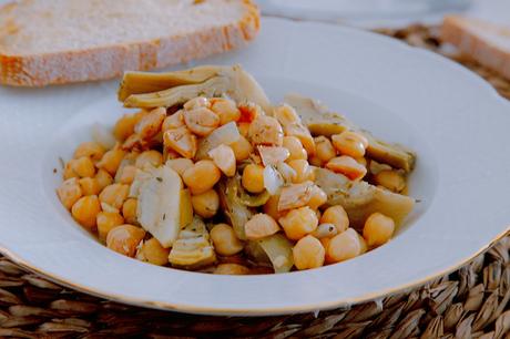 GARBANZOS CON ALCACHOFAS