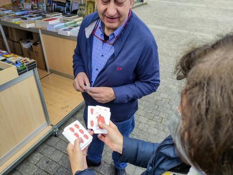 Abre la Feria del libro de Segunda Mano y Ocasión de Ponferrada en la Plaza del Ayuntamiento 2