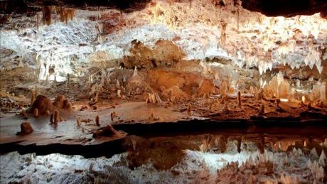 Plan en familia visitando las grutas y cuevas más apasionantes