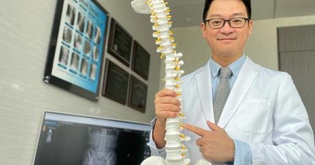 Chiropractors and Researchers Begin Hunt for Long COVID Therapy |