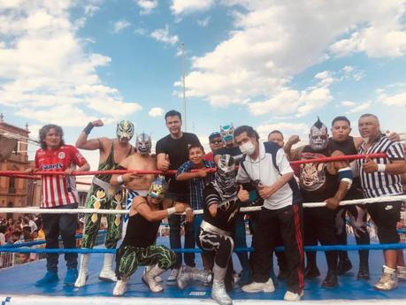 Plaza de los Fundadores atestiguó espectacular función de lucha libre por el Día del Niño