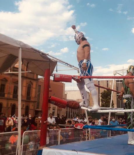 Plaza de los Fundadores atestiguó espectacular función de lucha libre por el Día del Niño