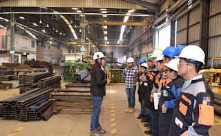 Mujeres, profesionales y madres líderes de la industria de la construcción Mujeres, profesionales y madres líderes de la industria de la construcción