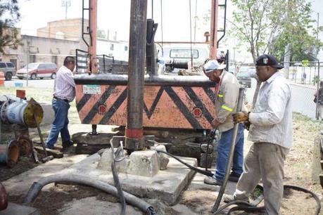 Se realizó acuerdo entre personal de Interapas y vecinos de la Avenida México.