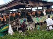 Uganda: menos veinte muertos volcarse autobús
