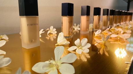 Los lanzamientos de maquillaje de Dior: nueva base Forever, Lip Glow Oil, Lip Maximizer Serum y Forever Couture Luminizer, belleza clean de lujo. Los lanzamientos de maquillaje de Dior: nueva base Forever, Lip Glow Oil, Lip Maximizer Serum y Forever Couture Luminizer, belleza clean de lujo.