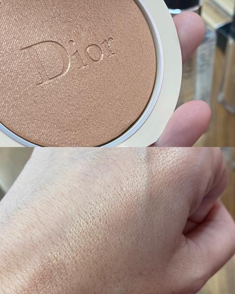 Los lanzamientos de maquillaje de Dior: nueva base Forever, Lip Glow Oil, Lip Maximizer Serum y Forever Couture Luminizer, belleza clean de lujo. Los lanzamientos de maquillaje de Dior: nueva base Forever, Lip Glow Oil, Lip Maximizer Serum y Forever Couture Luminizer, belleza clean de lujo.