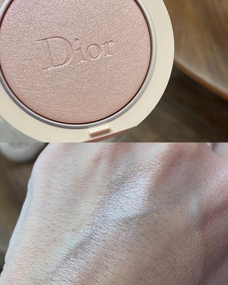 Los lanzamientos de maquillaje de Dior: nueva base Forever, Lip Glow Oil, Lip Maximizer Serum y Forever Couture Luminizer, belleza clean de lujo. Los lanzamientos de maquillaje de Dior: nueva base Forever, Lip Glow Oil, Lip Maximizer Serum y Forever Couture Luminizer, belleza clean de lujo.