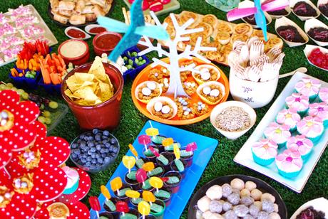 Cómo organizar una fabulosa fiesta de cumpleaños con temática de jardín: más de 20 ideas divertidas 203 Ideas de comida para fiestas en el jardín