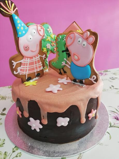 TARTA PEPA PIG CON GALLETAS