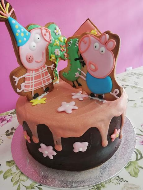 TARTA PEPA PIG CON GALLETAS