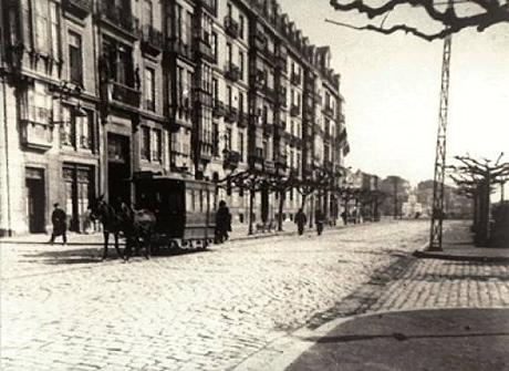 1900:El tranvía de mulas por el Paseo de Pereda