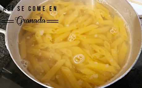 Macarrones con crema de espinacas y sobrasada