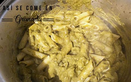 Macarrones con crema de espinacas y sobrasada Macarrones con crema de espinacas y sobrasada