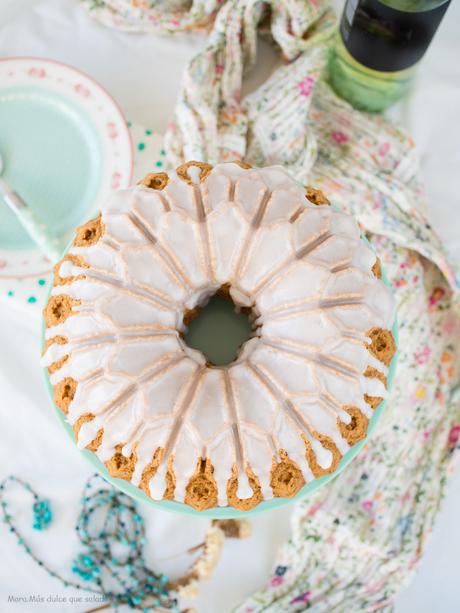 Bundt Cake de vino blanco vegano