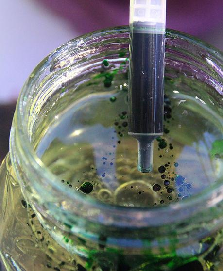 Experimento de agua y aceite: experimentos científicos simples para niños