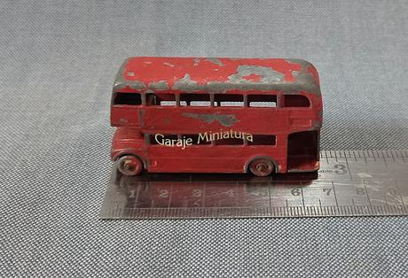 Routemaster, un clásico autobús londinense de Matchbox Routemaster, un clásico autobús londinense de Matchbox