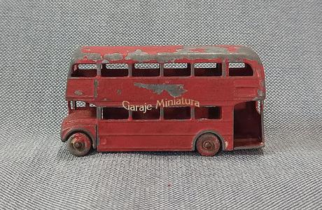 Routemaster, un clásico autobús londinense de Matchbox