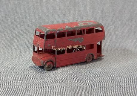 Routemaster, un clásico autobús londinense de Matchbox Routemaster, un clásico autobús londinense de Matchbox