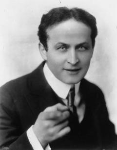 como-fue-la-muerte-de-houdini-erik-600x767 Harry Houdini