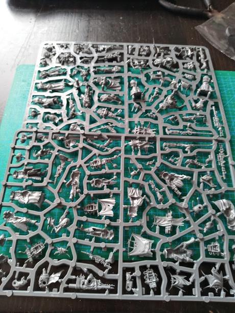 Foto- unboxing de la caja de banda de los Ash Waste Nomads de Necromunda Foto- unboxing de la caja de banda de los Ash Waste Nomads de Necromunda