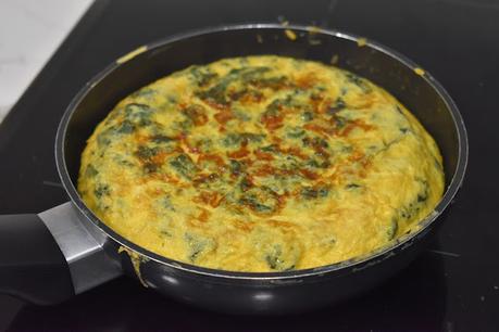 Tortilla de Kale con cebolla tierna