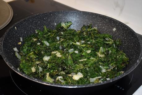 Tortilla de Kale con cebolla tierna