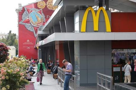 McDonald’s promete mantener la plantilla rusa con nueva marca