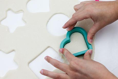 Receta y tutorial de adornos de masa de sal: ideas de manualidades navideñas para niños 113 como hacer formas de masa de sal