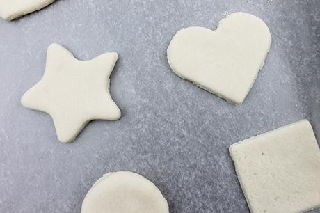 Receta y tutorial de adornos de masa de sal: ideas de manualidades navideñas para niños 115 Hacer adornos navideños con masa de sal