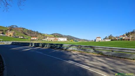 Carretera entre Ocinera y Arcallana