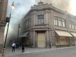 Se incendia histórico edificio en el Centro de la capital potosina